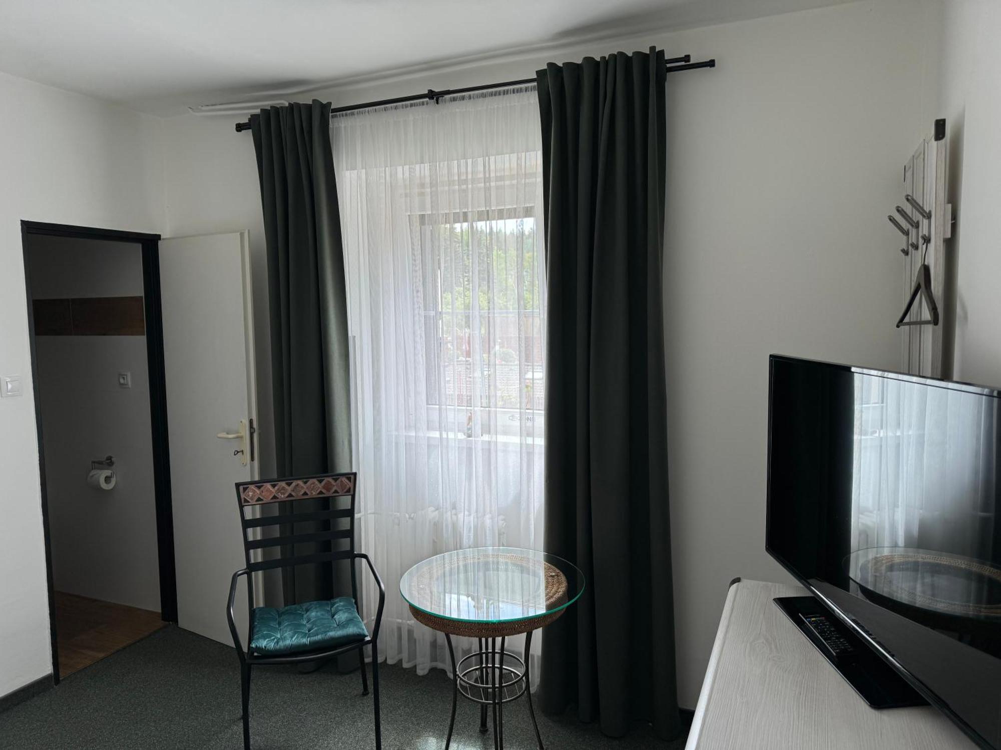 Pension U Draka Karlovy Vary Exterior photo
